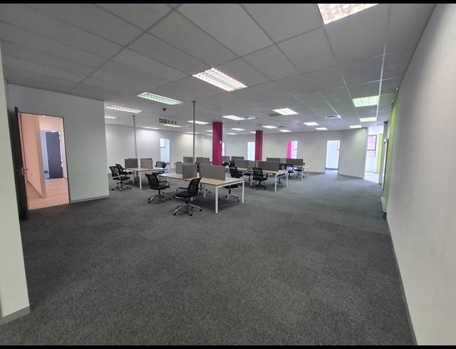 761M² OFFICE TO LET IN RIVONIA